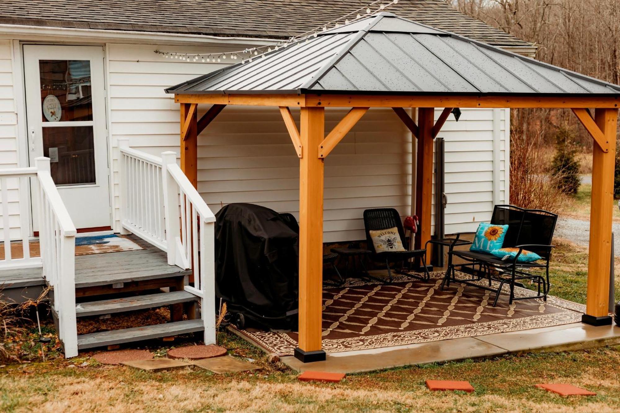 Giggling Creek Cottage - Bedjet! King Sized! Gazebo, 45 Acres, Arcades, Nintendo, More Henry Luaran gambar