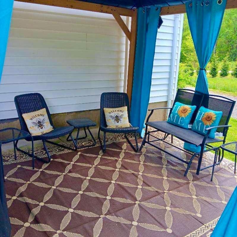 Giggling Creek Cottage - Bedjet! King Sized! Gazebo, 45 Acres, Arcades, Nintendo, More Henry Luaran gambar