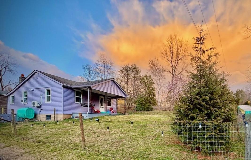 Giggling Creek Cottage - Bedjet! King Sized! Gazebo, 45 Acres, Arcades, Nintendo, More Henry Luaran gambar